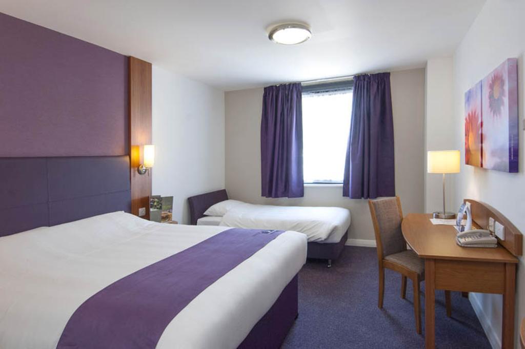 Premier Inn Newcastle City Centre Millennium Bridge Rum bild