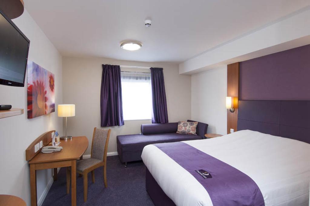 Premier Inn Newcastle City Centre Millennium Bridge Rum bild