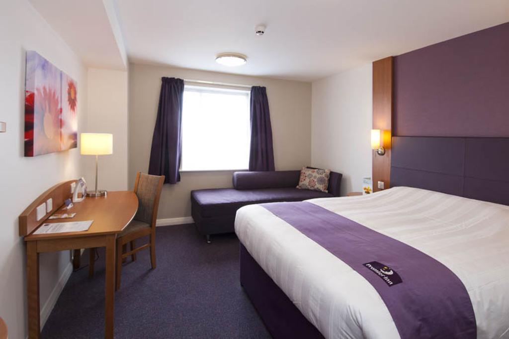Premier Inn Newcastle City Centre Millennium Bridge Exteriör bild