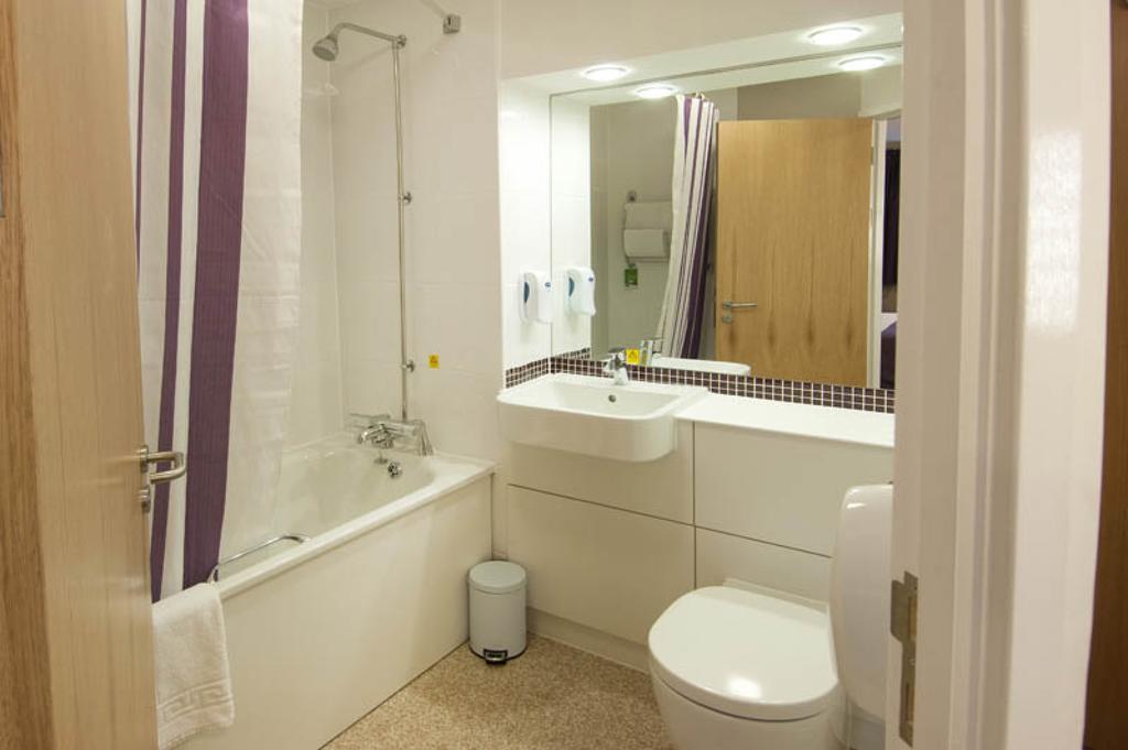 Premier Inn Newcastle City Centre Millennium Bridge Rum bild
